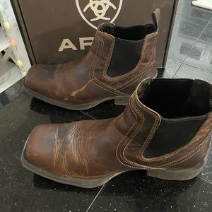 Mens Ariat Midtown Rambler boots.